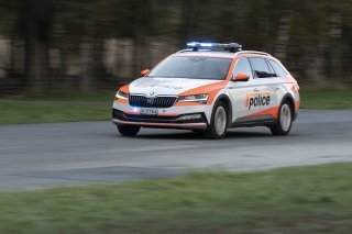 L'intervention rapide des forces de l'ordre a permis d'éviter tout risque pour la sécurité routière et l'environnement (archives). KEYSTONE/GAETAN BALLY